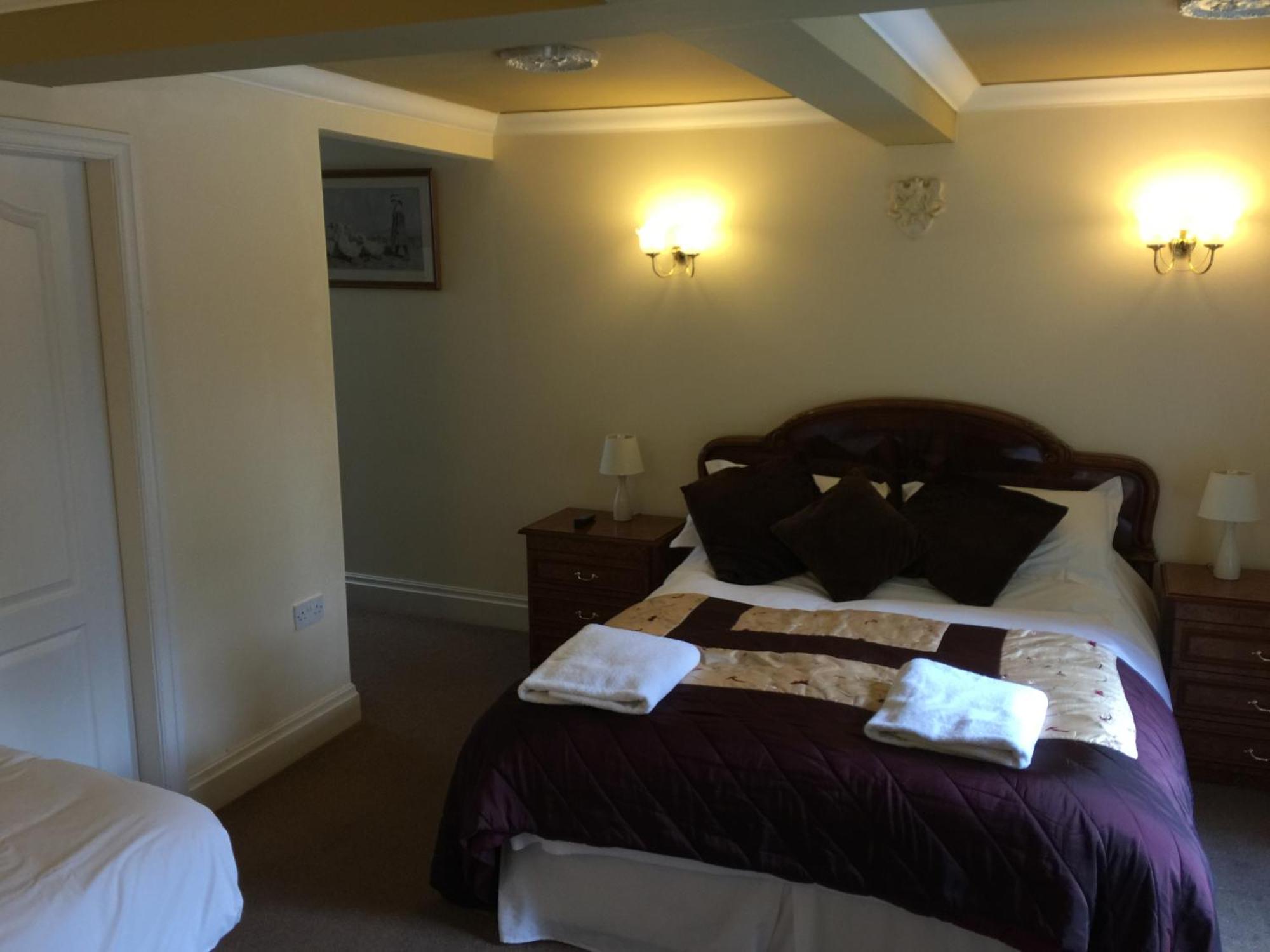 Harefield Hall Hotel Pateley Bridge Room photo