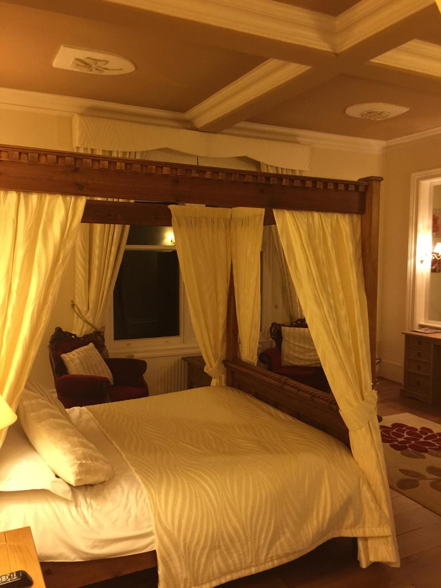 Harefield Hall Hotel Pateley Bridge Room photo